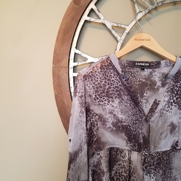 Express Gray Animal Print Sheer Hi-Lo button up long sleeve Blouse top Small - Picture 4 of 8